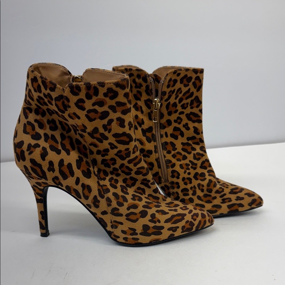 Zigi Soho Leopard Print Ankle Booties in Brown & Black